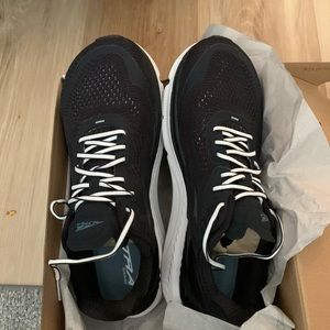 New Altra Torin 5 size 12 never worn